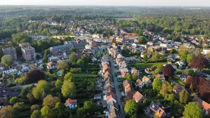 Taxi Rixensart 🚖 Service premium et écologique Taxi-G. Départs et arrivées vers le lac de Genval, le château de Rixensart et les quartiers résidentiels.
